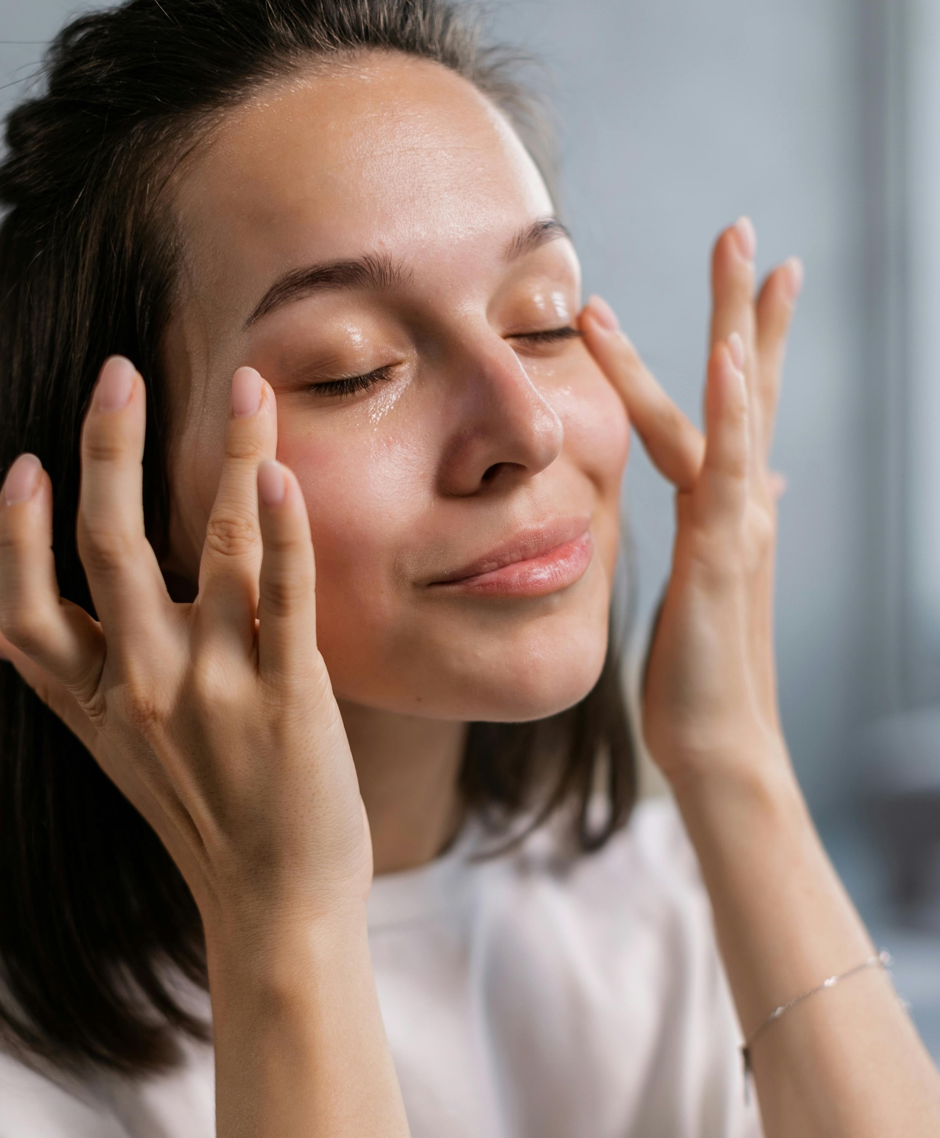 Natural Solutions for Reducing Dark Circles and Puffiness